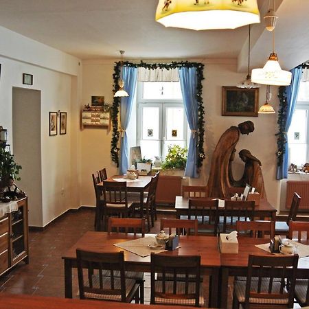 Restaurace A Penzion Ubrousku Prostri Se Nová Bystřice エクステリア 写真